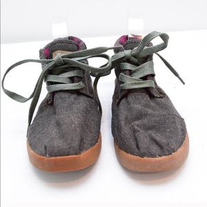 Perfect Condition high top Toms♥️